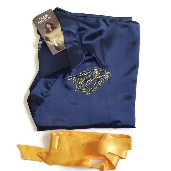 NHL Nashville Predators Womens Size L/XL Short Sleeve Kimono Bath Bed Blue Robe - Picture 2 of 5